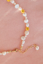 Load image into Gallery viewer, Happy Pearls Necklace
